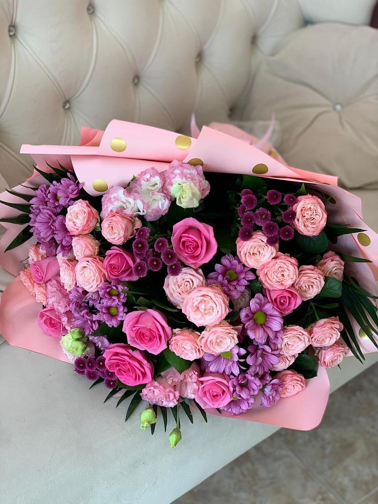 Букет цветов из: Хризантемы, Розы и Лизиантусы в Урус-Мартане