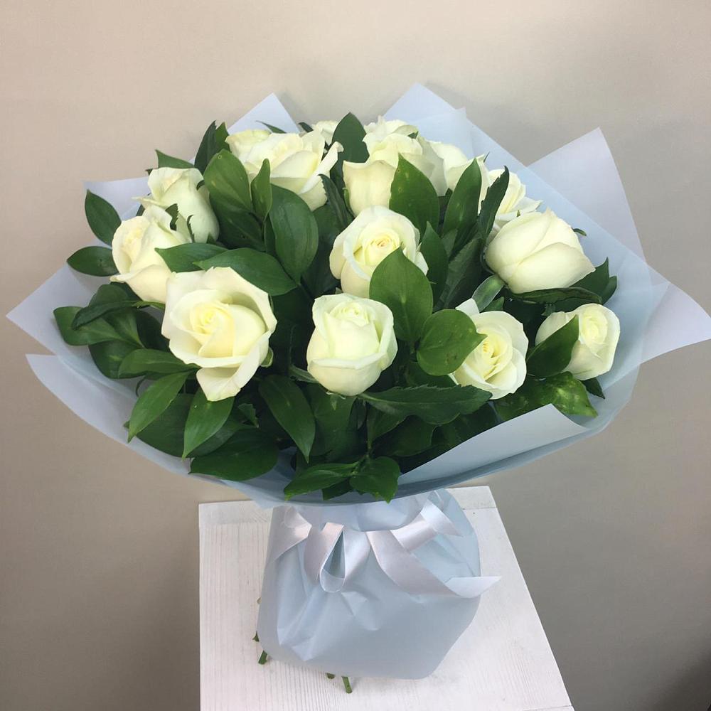 Букет 15 Белых роз Проуд в Урус-Мартане