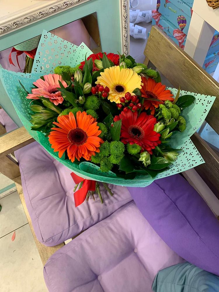 Букет цветов из: Герберы, Хризантемы и Альстромерии в Урус-Мартане