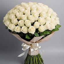 Букет 101 беля роза Белоснежка в Урус-Мартане