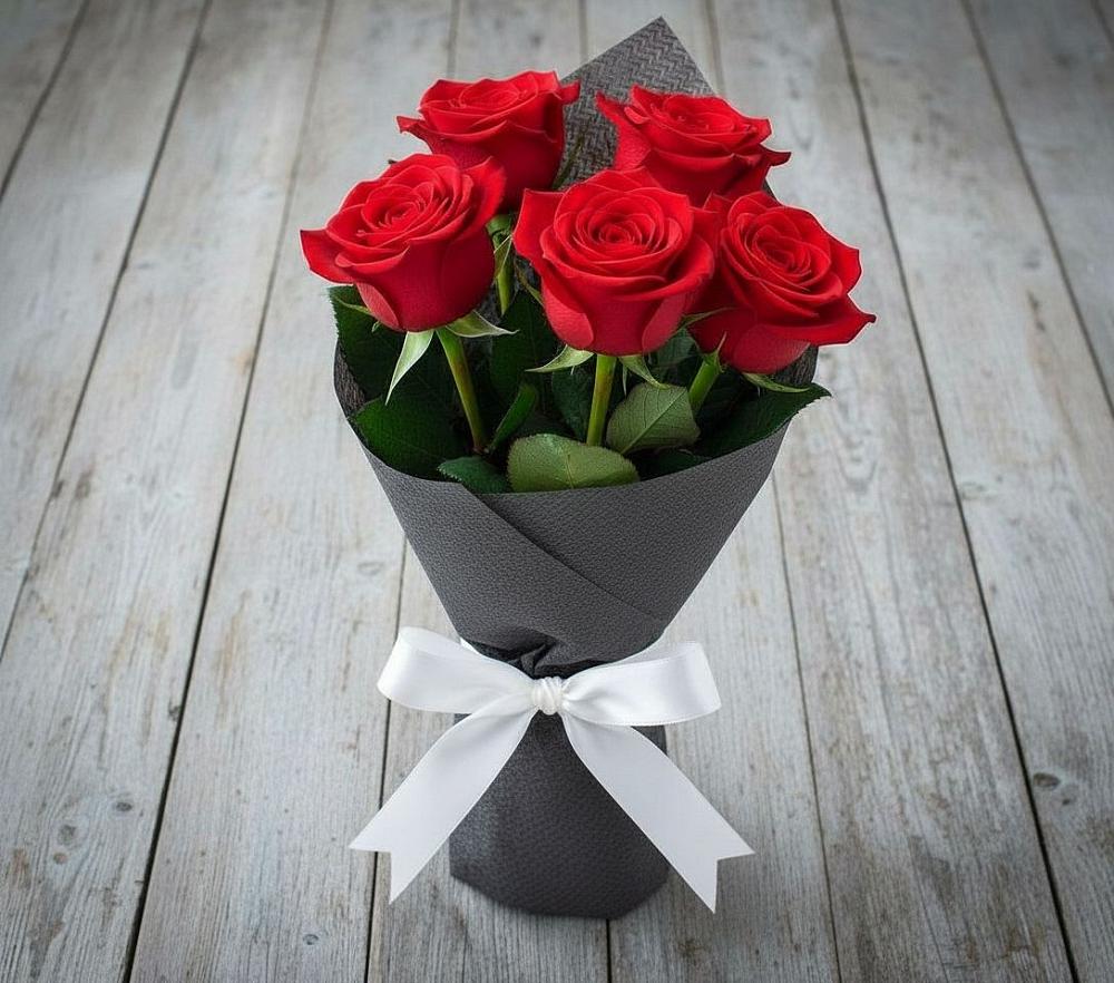 Букет 5 Красных роз Эдлесс Лав в Урус-Мартане
